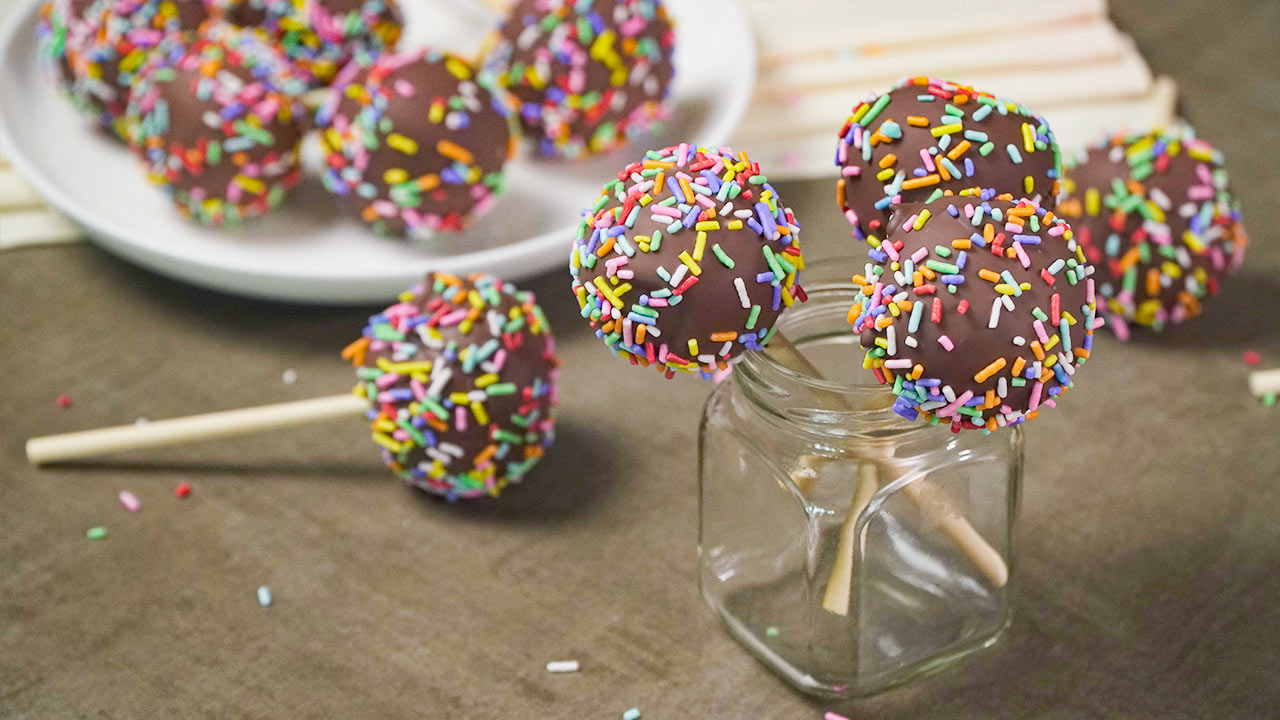 Cake Pops Made from Scratch - Art and the Kitchen