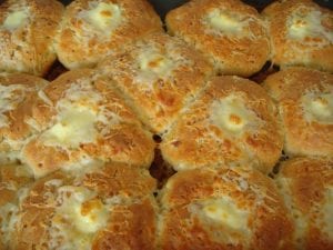 Addicting Domino’s Cheesy Bread Copycat Recipe