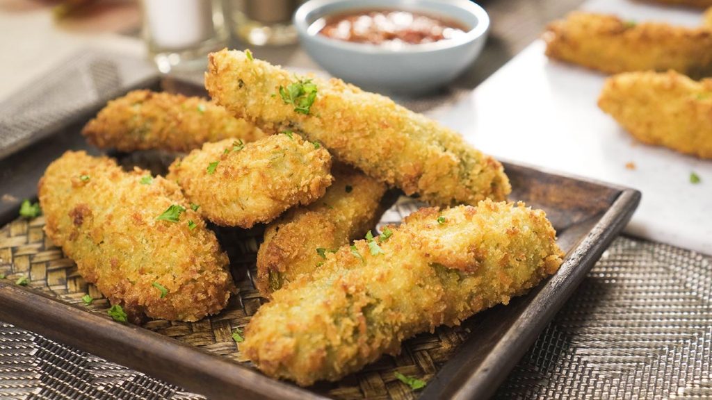 Fried Pickles Recipe, deep fried dill pickles with dipping sauce