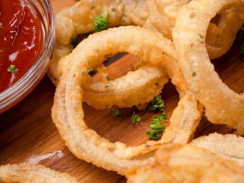 copycat-outback-steakhouse-onion-rings-recipe