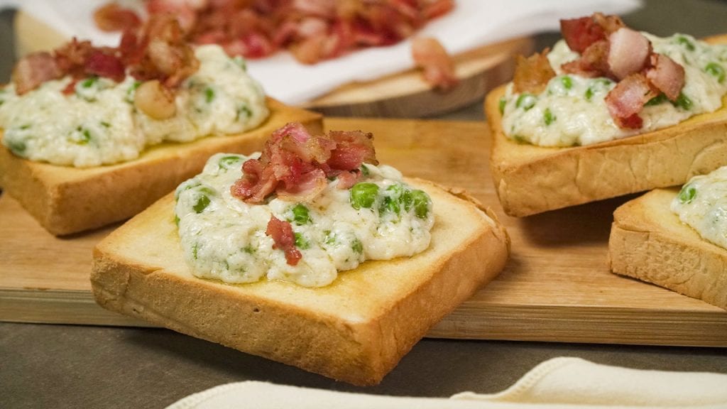 Creamed-Peas-on-Toast