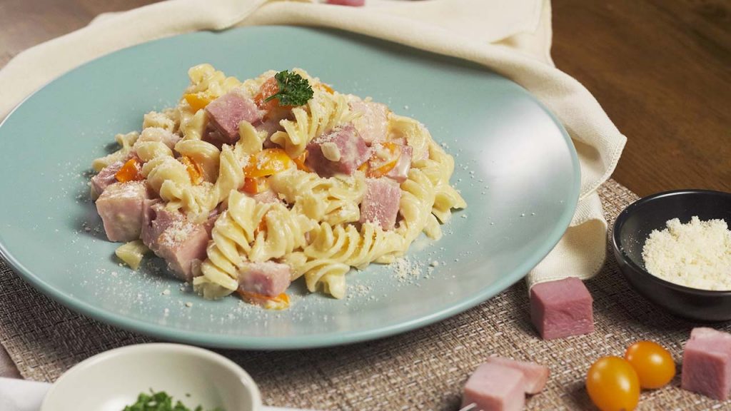 Creamy-Ham-and-Tomato-Pasta