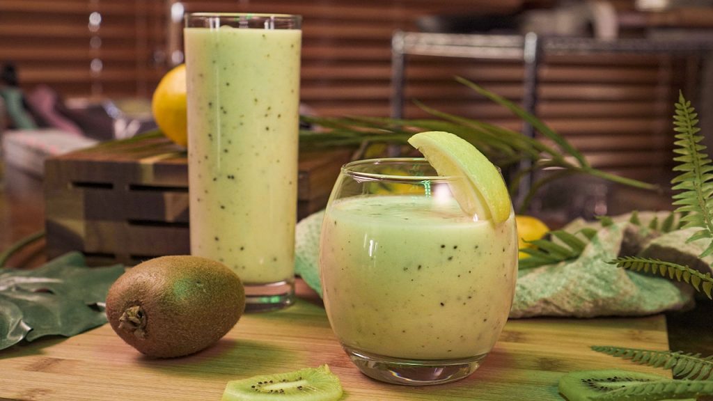 Emerald City Smoothie Recipe (Copycat), banana kiwi smoothie with lemon wedges