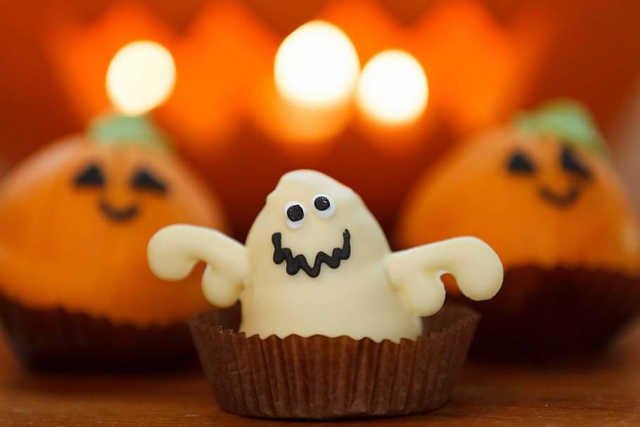 Halloween Crispy Marshmallow Ghosts Recipe Dessert Treat
