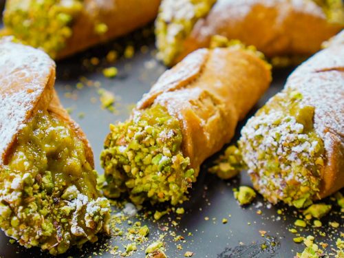 Italian Classic Pistachio Cannoli