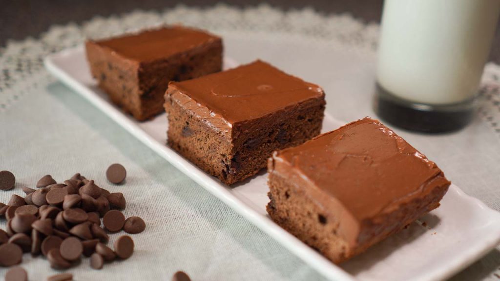 Panera Fudge Brownie Recipe, homemade fudge brownies with chocolate frosting