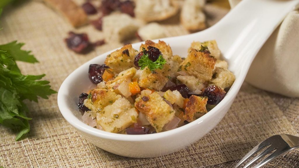Cranberry Stuffing Recipe -easy apple cranberry stuffing with sausage for Thanksgiving