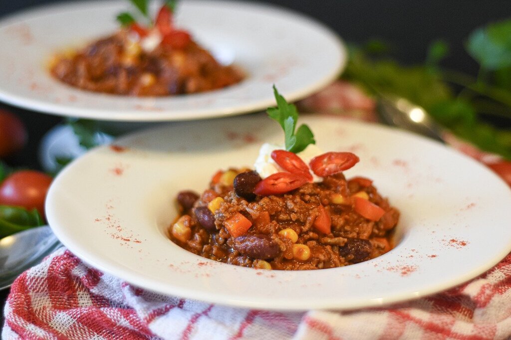 slow cooker hearty beef and bean chili recipe