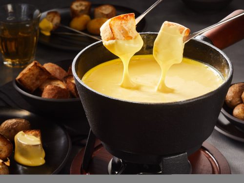 Beer Cheese Fondue Recipe, beer cheese dip with cheddar cheese