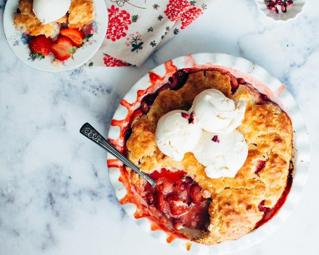 Classic Campfire Cherry Cobbler Recipe, sweet cherry cobbler, fresh cherries and cobbler