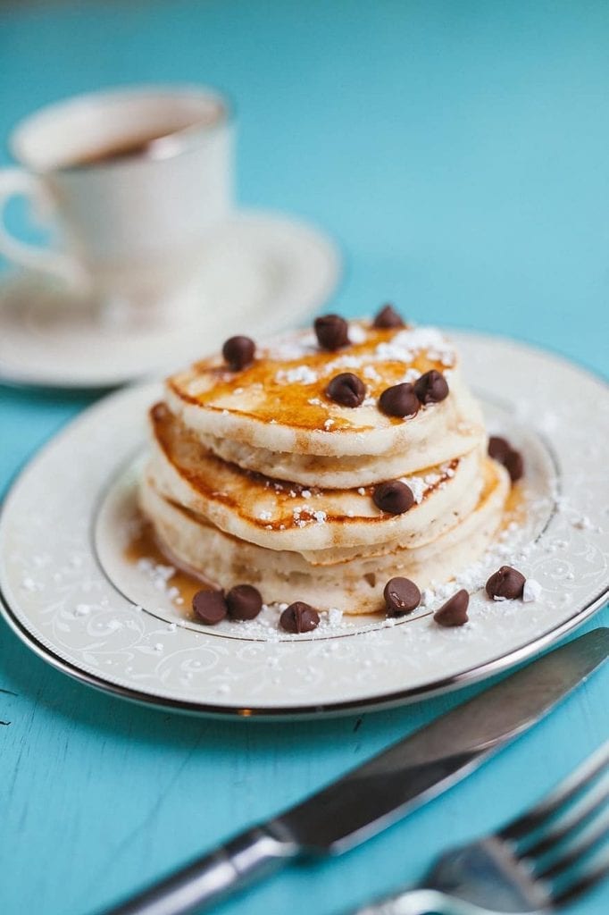 chocolate chip greek yogurt pancakes