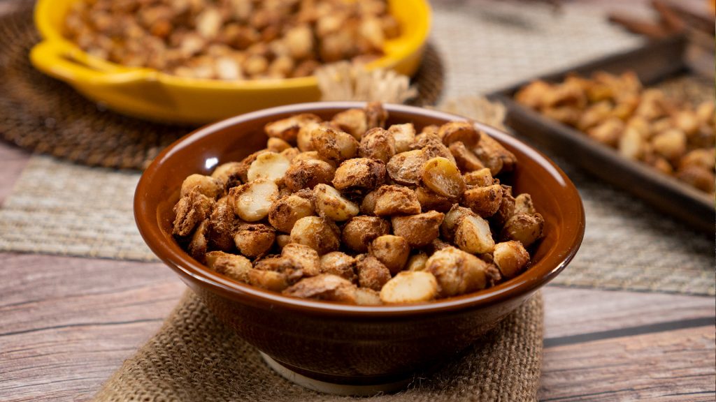 cinnamon-sugar-roasted-macadamia-nuts-recipe
