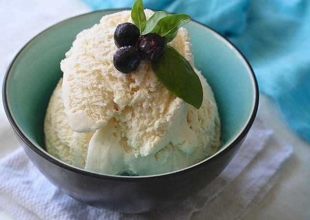 Cold Stone Creamery Inspired Sweet Cream Ice Cream Recipe