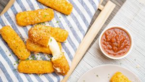 copycat-TGI-fridays'-mozzarella-sticks-recipe