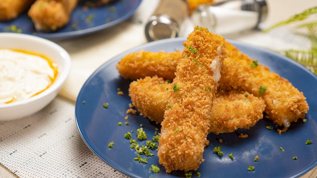 Copycat Applebee's Mozzarella Sticks Recipe - Recipes.net