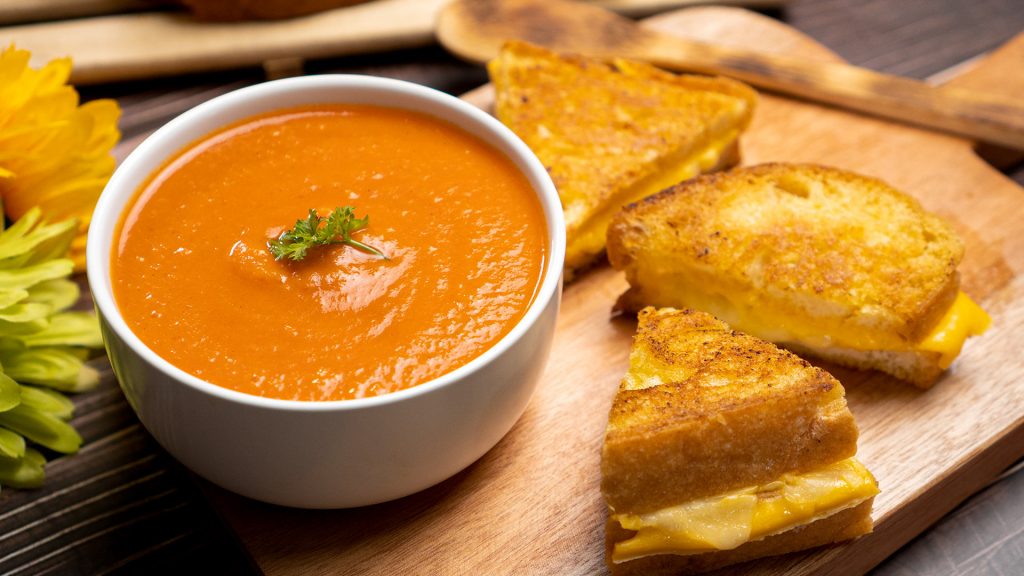 Copycat Friendly's Ultimate Grilled Cheese And Tomato Soup