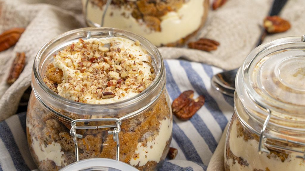 Copycat Trader Joe’s Carrot Cake Mason Jars Recipe