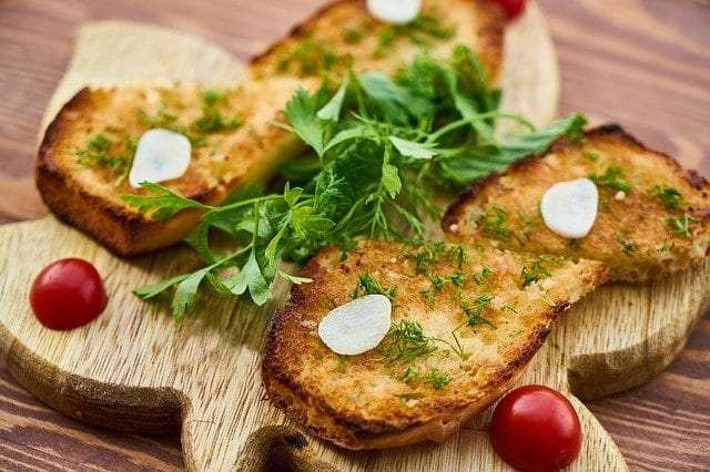 Crockpot Butter Garlic Bread Recipe