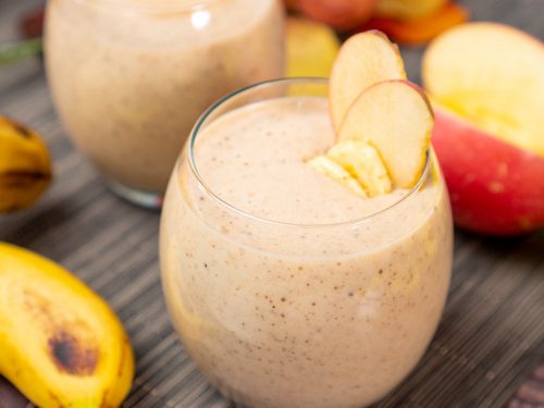 deliciously-healthy-apple-banana-and-chia-seed-smoothie-recipe