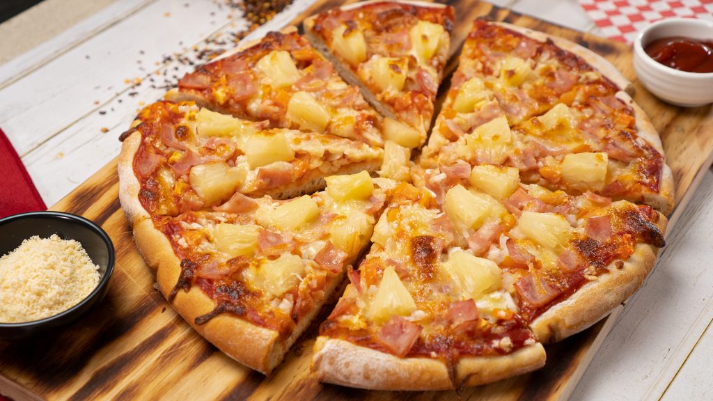 Domino's Copycat Hawaiian Pizza Recipe, dominos hawaiian pizza, homemade hand tossed pizza with ham and pineapple