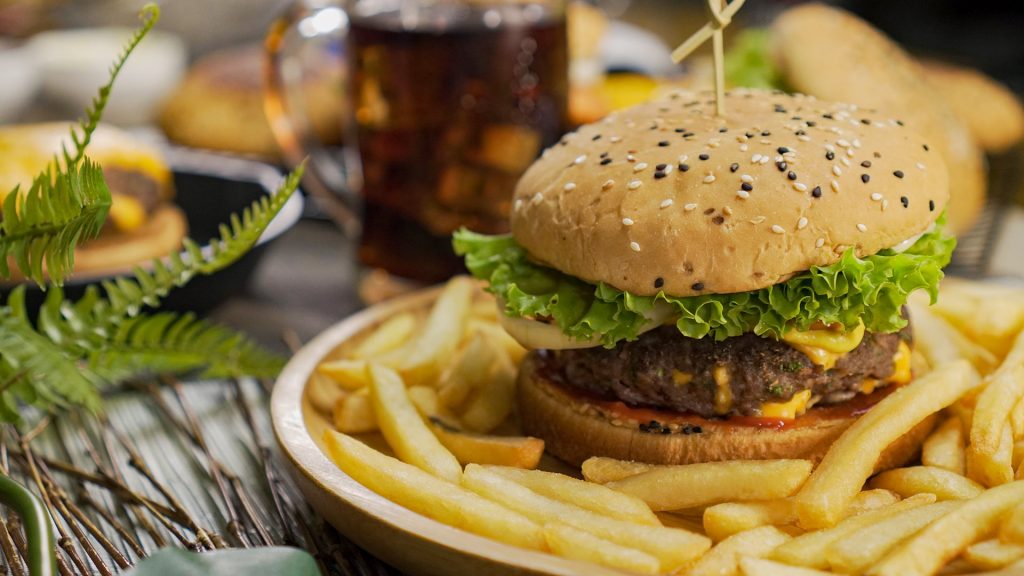 Easy Copycat Steak N’ Shake Garlic Cheeseburger