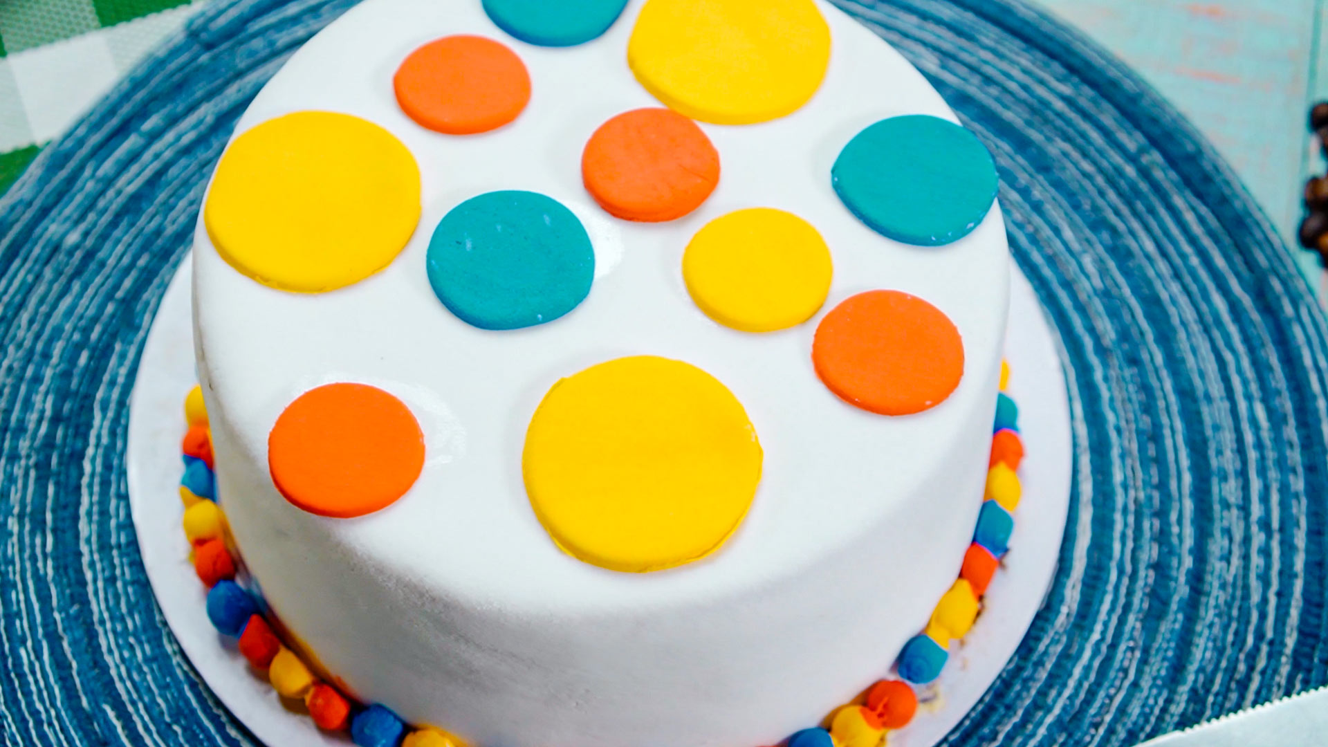 Easy Cake Decorating with Frosting Transfers - Family Fresh Meals