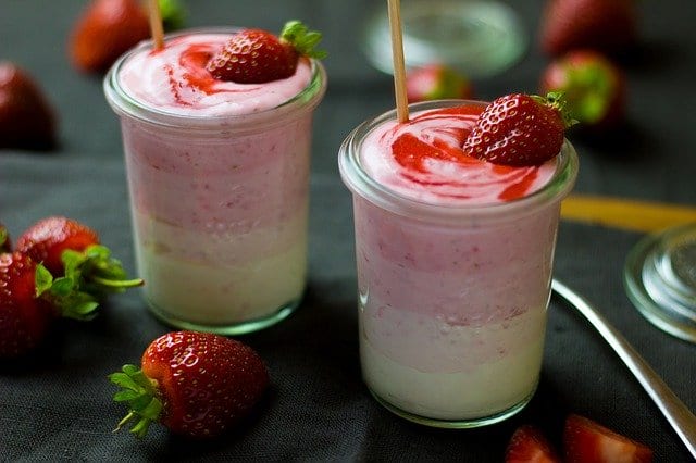 strawberry yogurt smoothie