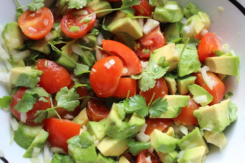 Guacamole In a Bag, Simple Guacamole Recipe, easy guacamole recipe with avocados and roma tomatoes