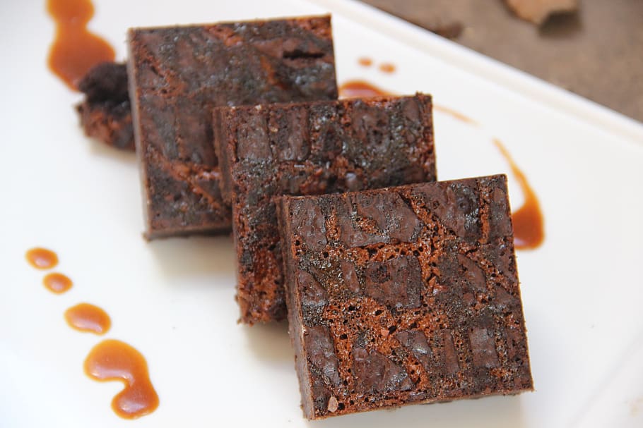 caramel brownie squares