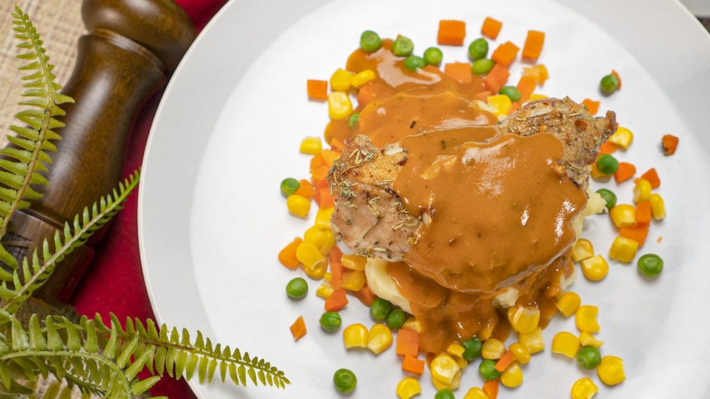 pan-fried-chicken-breast-with-brown-gravy-recipe