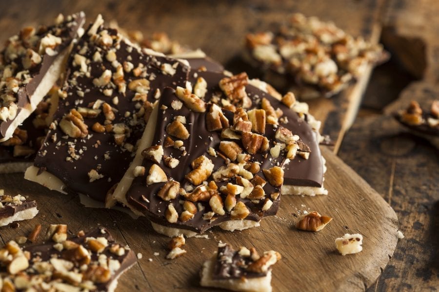 saltines with chocolate nuts