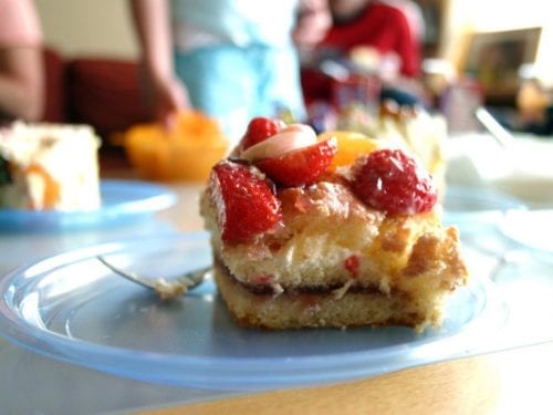 strawberry buttermilk cake