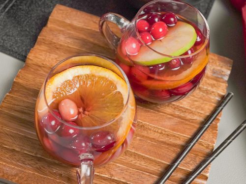 Thanksgiving Punch Recipe, Thanksgiving alcoholic drinks with ginger ale and orange