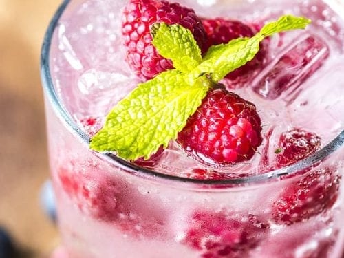 vodka with lemonade and berries