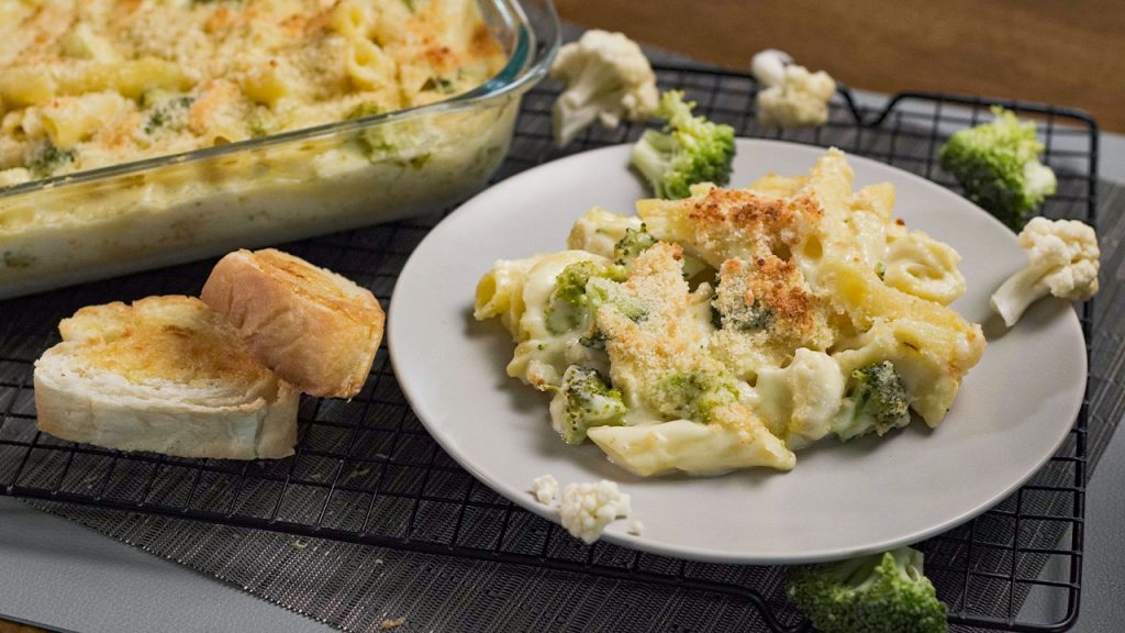 Broccoli Cauliflower Cheesy Pasta Bake Recipe, broccoli and cauliflower with cheese and pasta