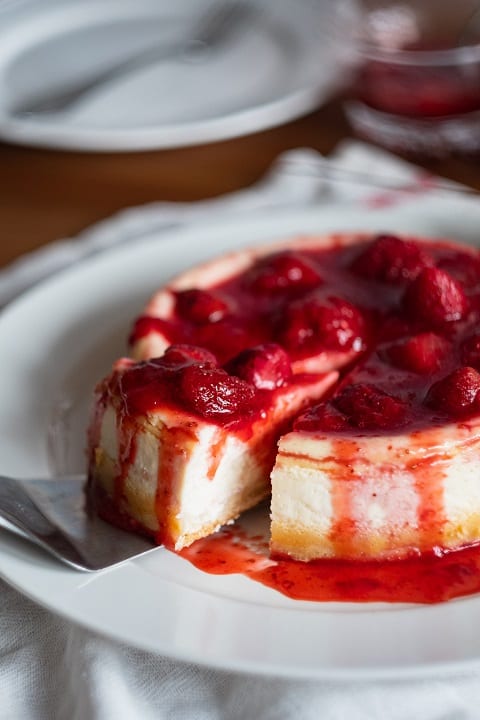 Pudding Rich Strawberry Ring Cake