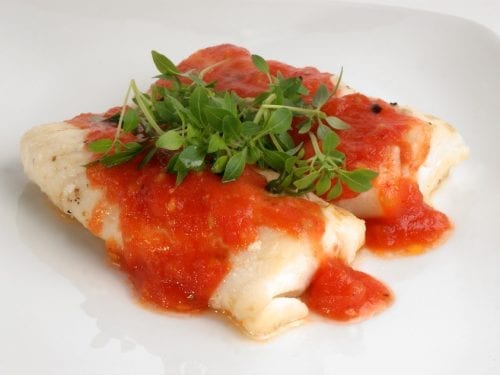baked cod with onions and tomato sauce