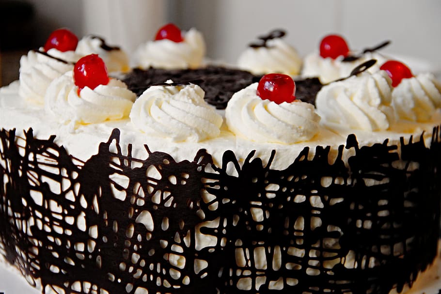 Chocolate Chip Cookie Ice Cream Cake