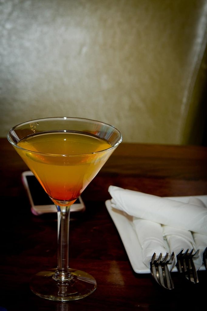 cold caramel apple martini