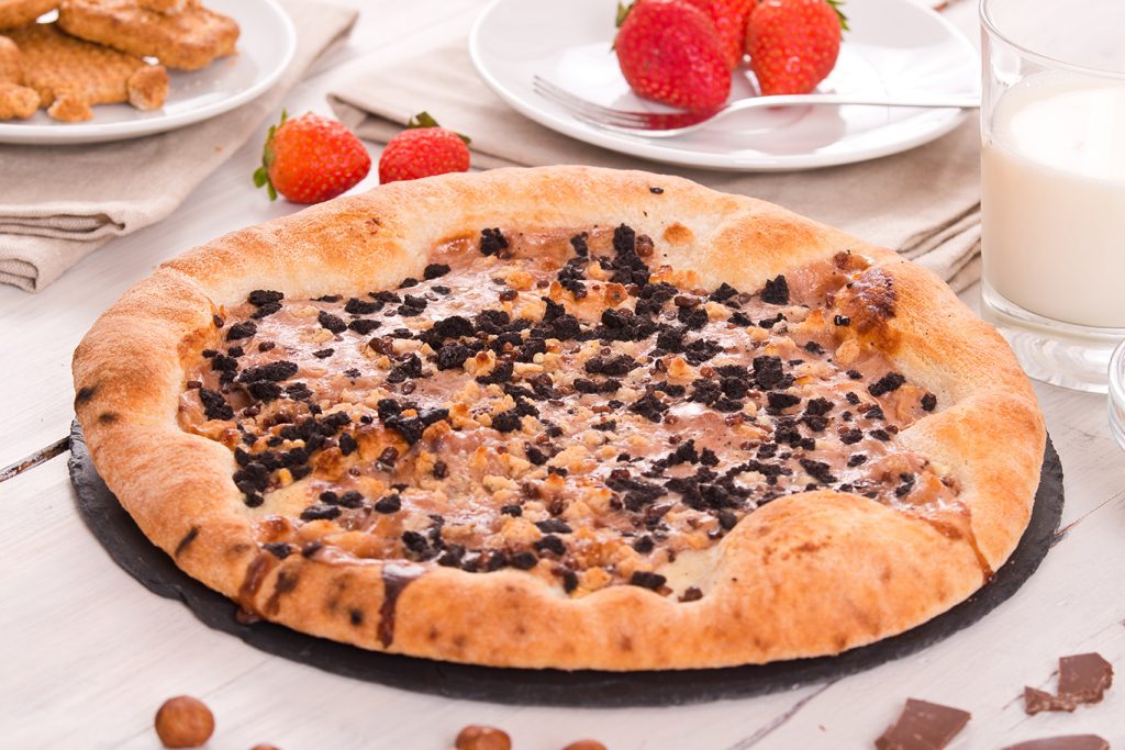 delicious cookie pizza