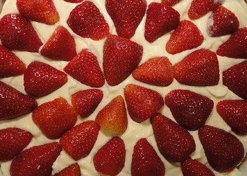 cool and easy strawberry pie