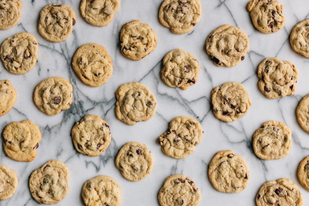 delicious oatmeal chocolate chip cookies