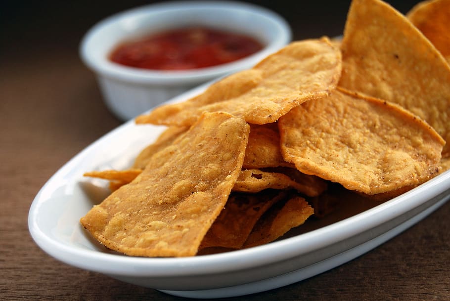 crunchy corn tortilla chips