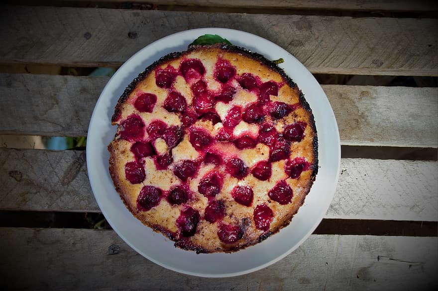 fresh baked cherry pie