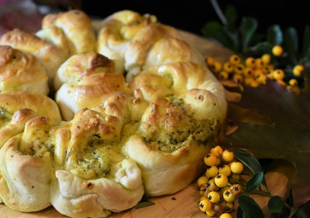 Garlic, Cheese and Tomato Bread Bites