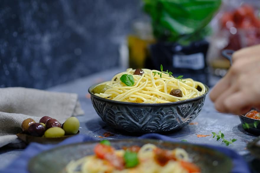 delicious herb spaghetti squash