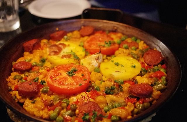 delicious tomato paella