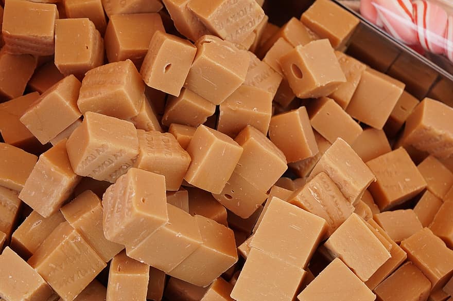 sweet pumpkin fudge candy squares