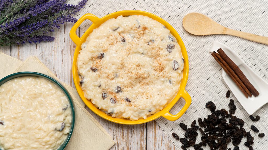 river-rice-pudding-with-raisins-recipe