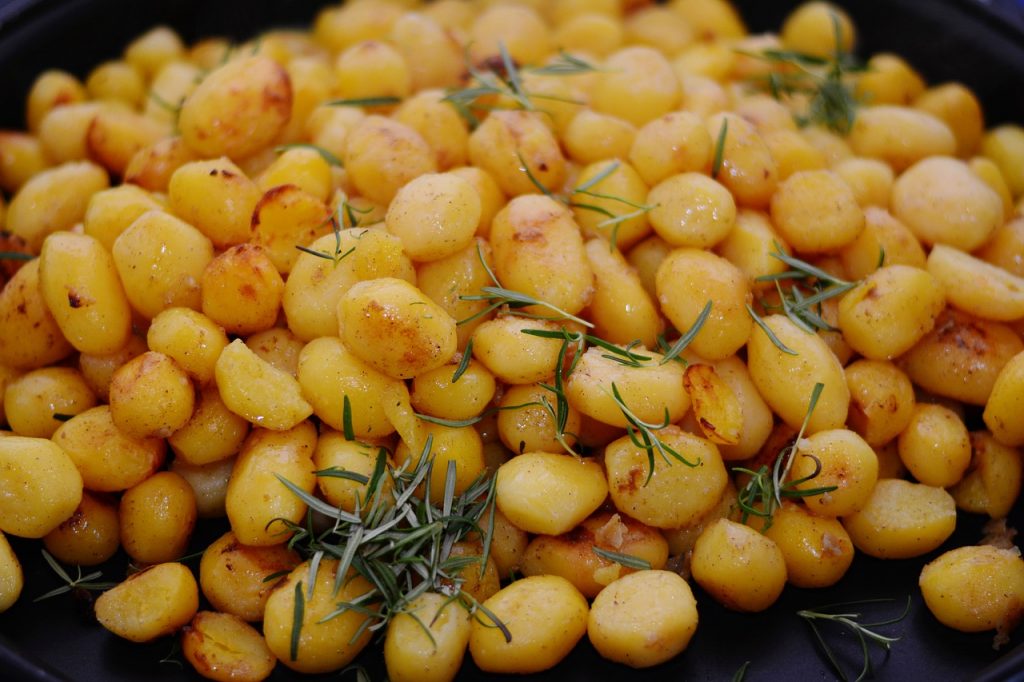 delicious rosemary's baby potatoes with rosemary